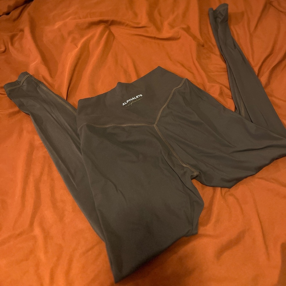 Alphalete leggings